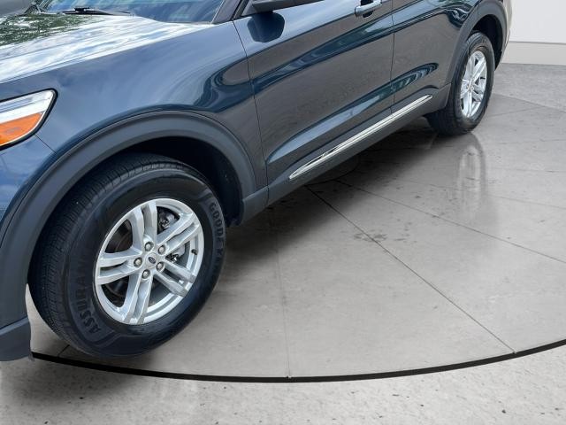 Ford Explorer Vehicle Full-screen Gallery Image 09