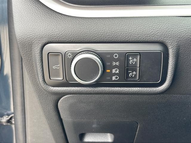 Ford Explorer Vehicle Full-screen Gallery Image 20