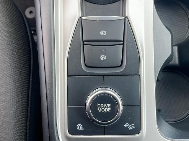 Ford Explorer Vehicle Full-screen Gallery Image 22