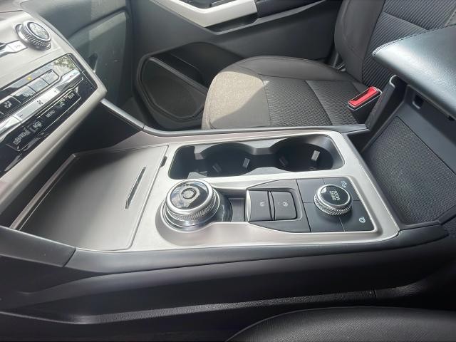 Ford Explorer Vehicle Full-screen Gallery Image 23
