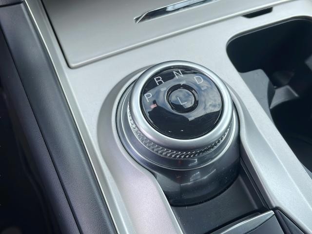 Ford Explorer Vehicle Full-screen Gallery Image 28