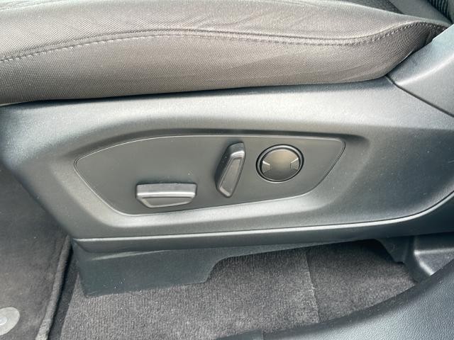 Ford Explorer Vehicle Full-screen Gallery Image 31