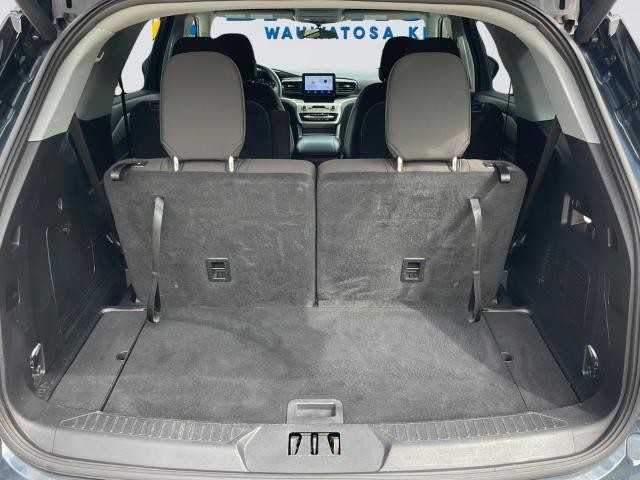 Ford Explorer Vehicle Full-screen Gallery Image 36