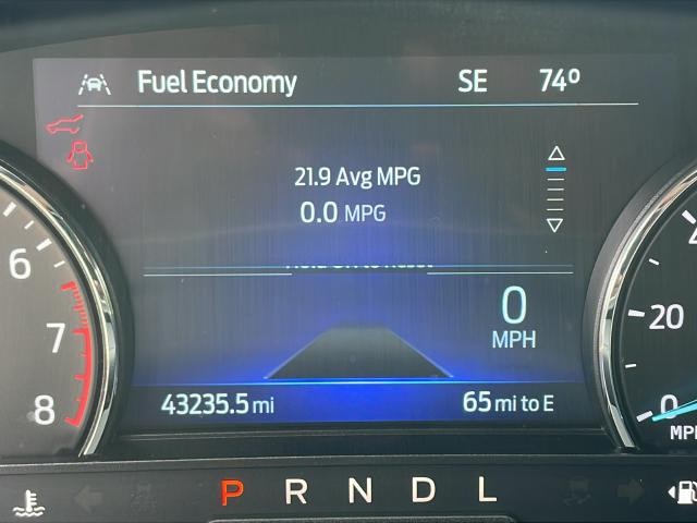 Ford Explorer Vehicle Full-screen Gallery Image 37
