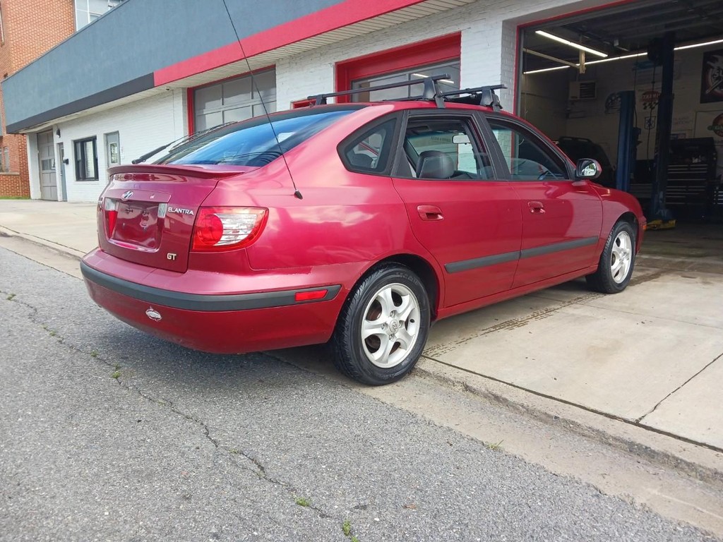 Hyundai Elantra Vehicle Full-screen Gallery Image 04