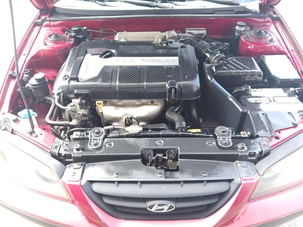 Hyundai Elantra Vehicle Full-screen Gallery Image 07