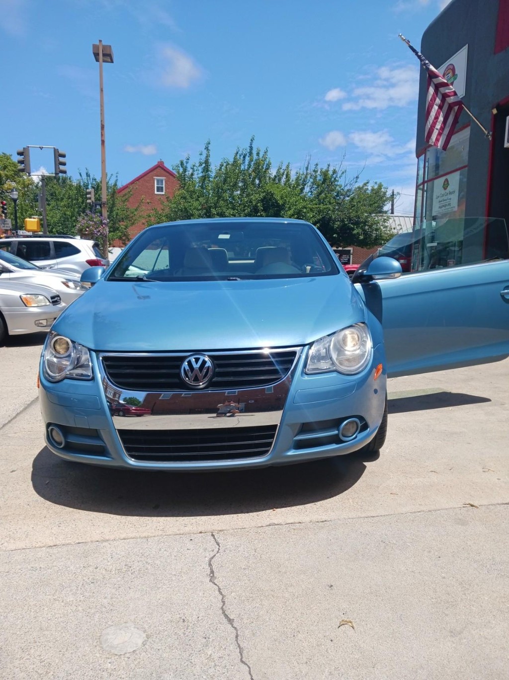 Volkswagen EOS Vehicle Full-screen Gallery Image 03