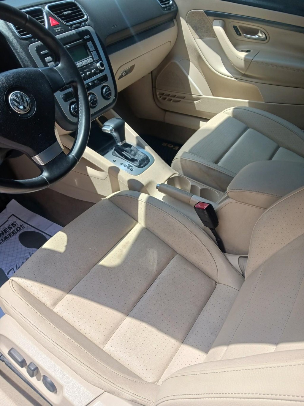 Volkswagen EOS Vehicle Full-screen Gallery Image 07