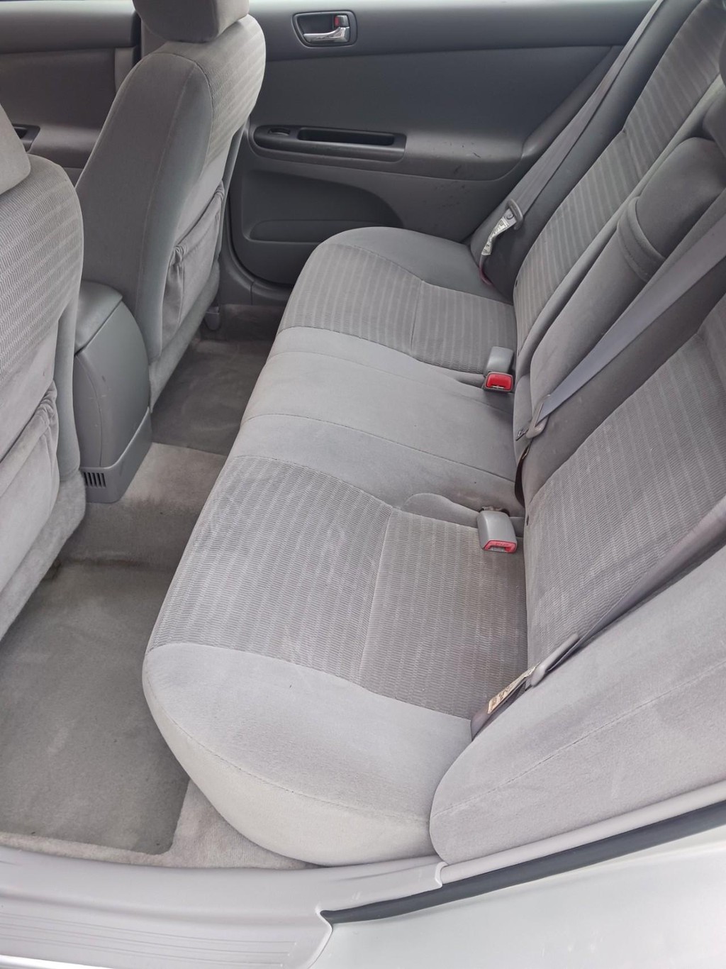 Toyota Camry Vehicle Full-screen Gallery Image 03