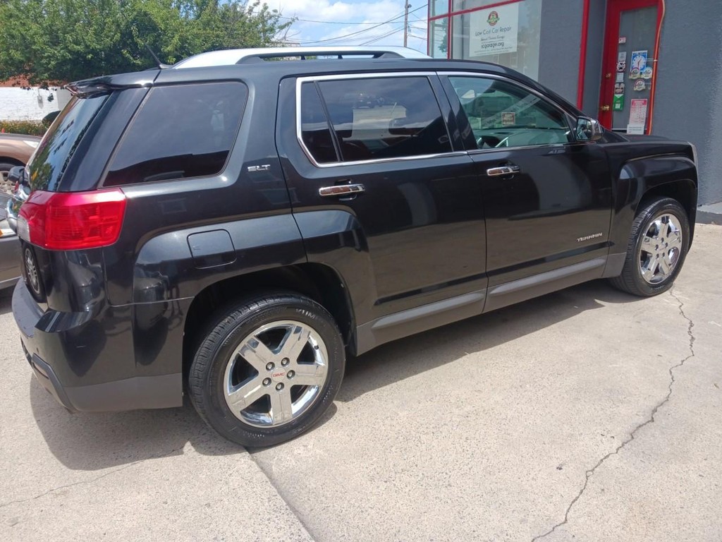 GMC Terrain Vehicle Full-screen Gallery Image 03