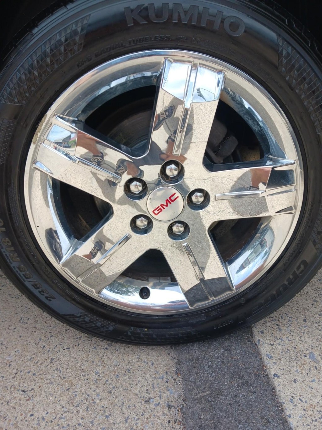 GMC Terrain Vehicle Full-screen Gallery Image 05