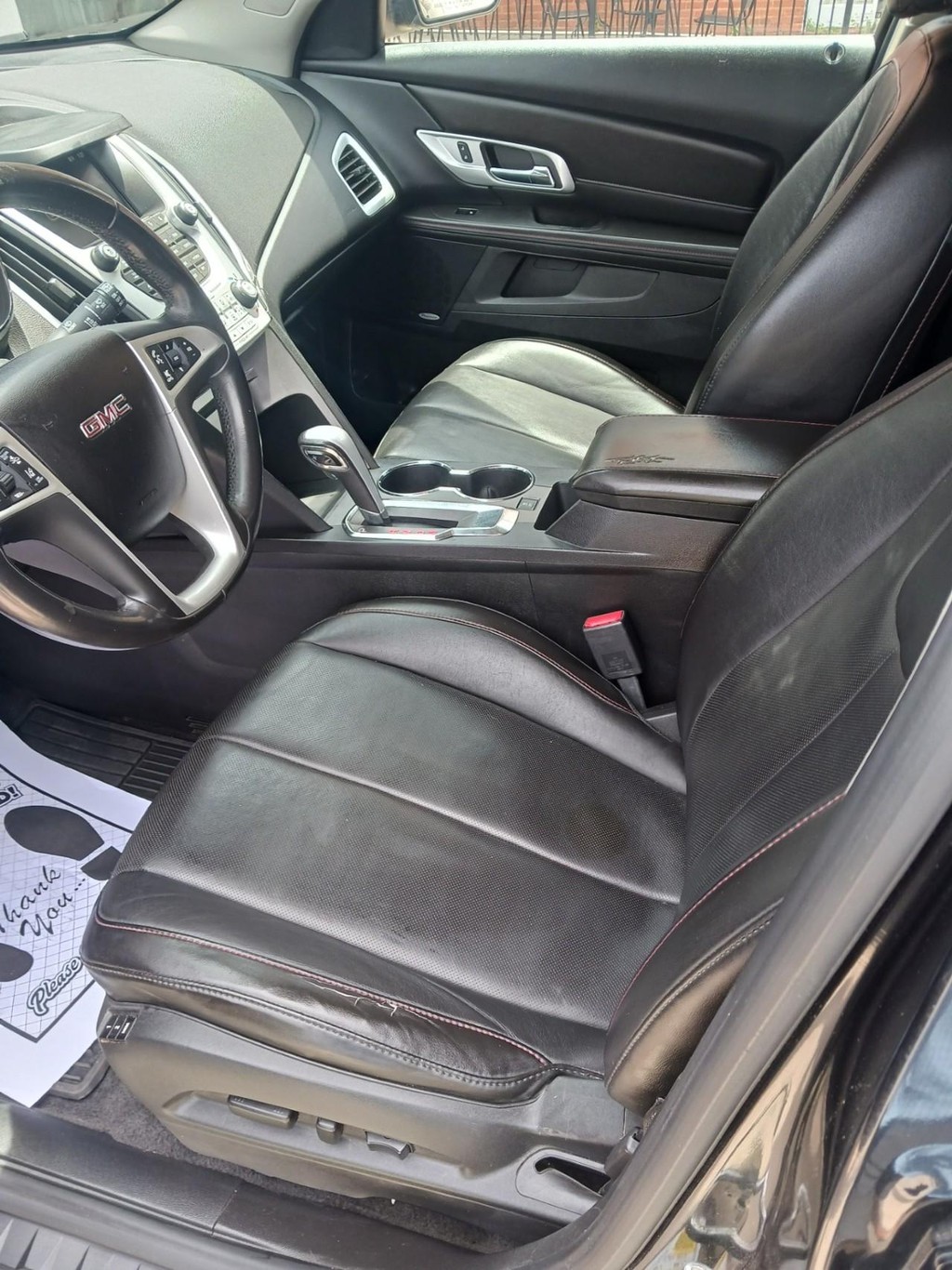 GMC Terrain Vehicle Full-screen Gallery Image 07