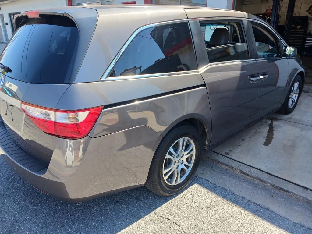 Honda Odyssey Vehicle Full-screen Gallery Image 03