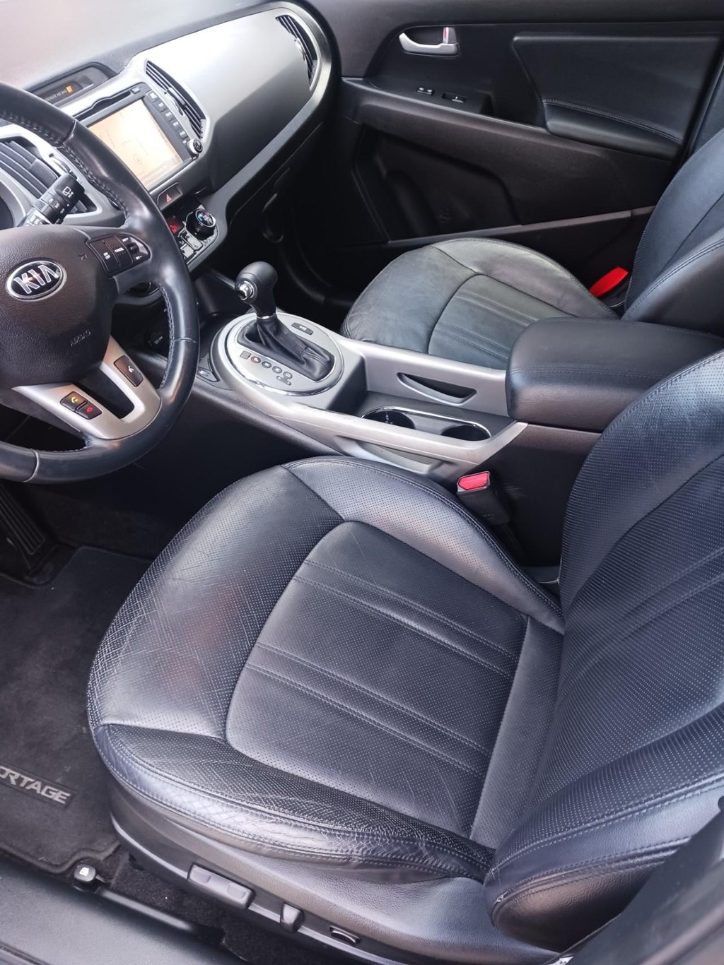 Kia Sportage Vehicle Full-screen Gallery Image 07