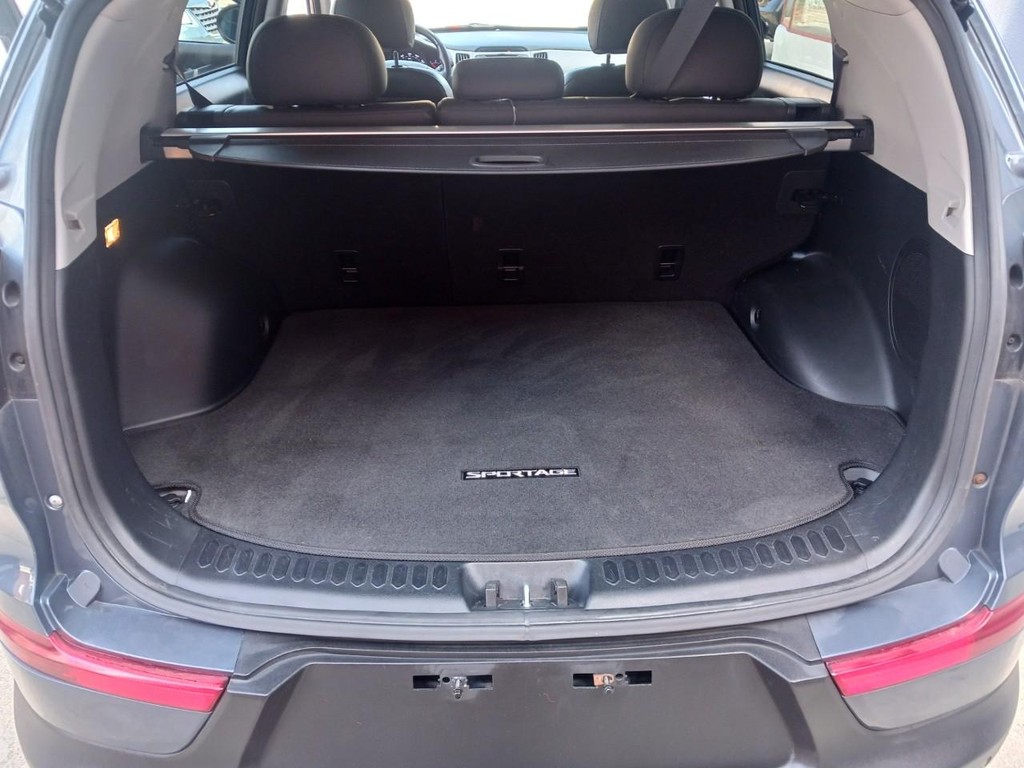 Kia Sportage Vehicle Full-screen Gallery Image 09