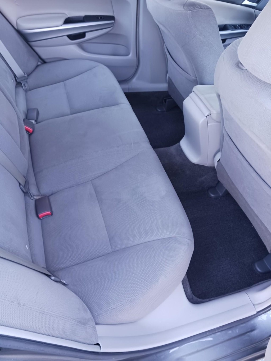 Honda Accord Sedan Vehicle Full-screen Gallery Image 07