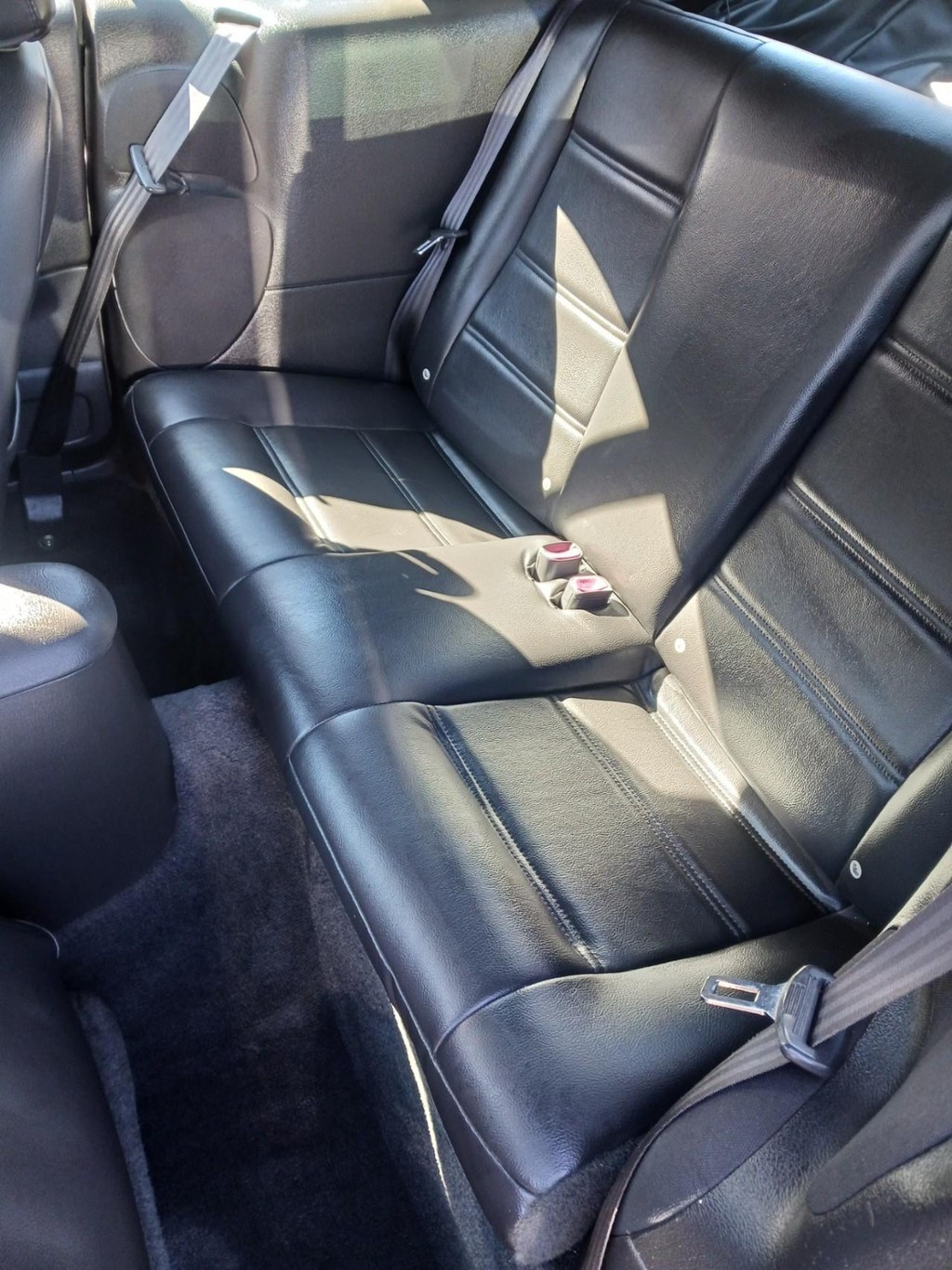 Ford Mustang Vehicle Full-screen Gallery Image 07