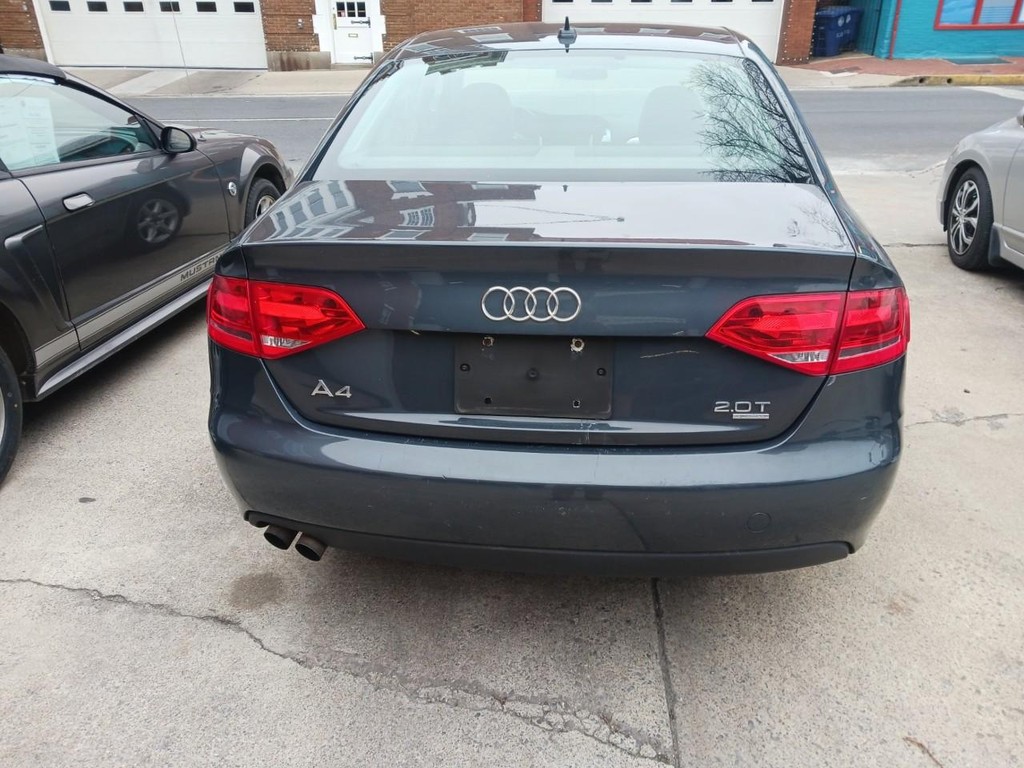 Audi A4 Vehicle Full-screen Gallery Image 04