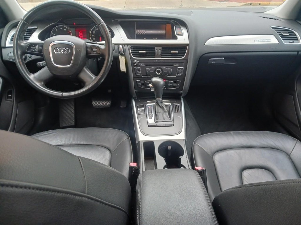 Audi A4 Vehicle Full-screen Gallery Image 05