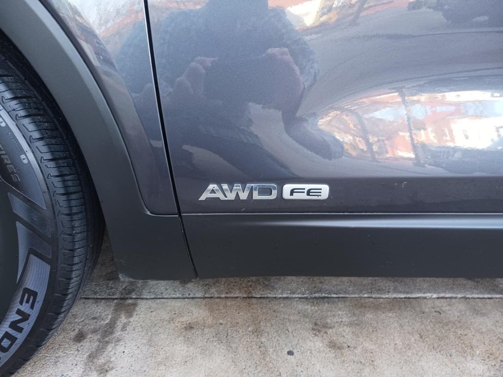 Kia Sorento Vehicle Full-screen Gallery Image 05