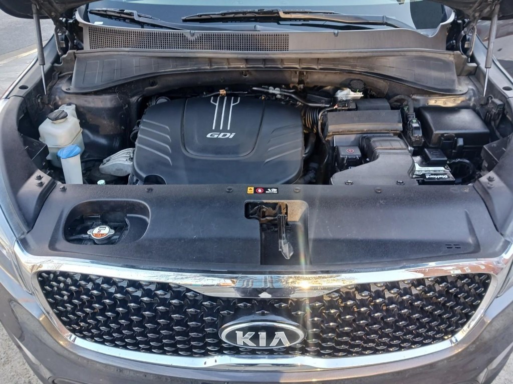 Kia Sorento Vehicle Full-screen Gallery Image 07