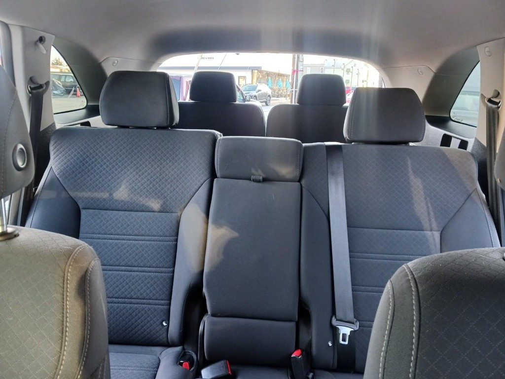 Kia Sorento Vehicle Full-screen Gallery Image 12