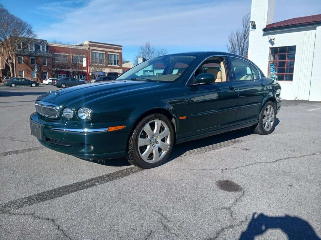 Jaguar X-Type Vehicle Full-screen Gallery Image 02