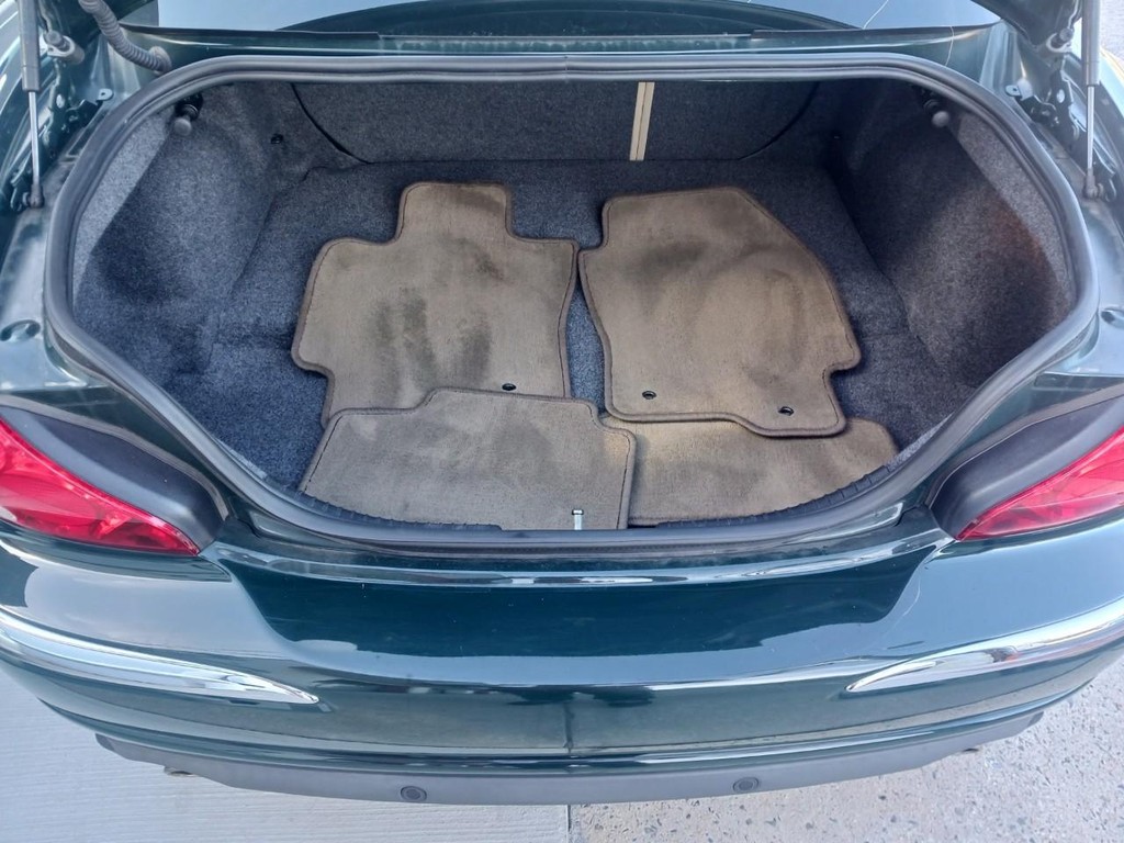 Jaguar X-Type Vehicle Full-screen Gallery Image 14