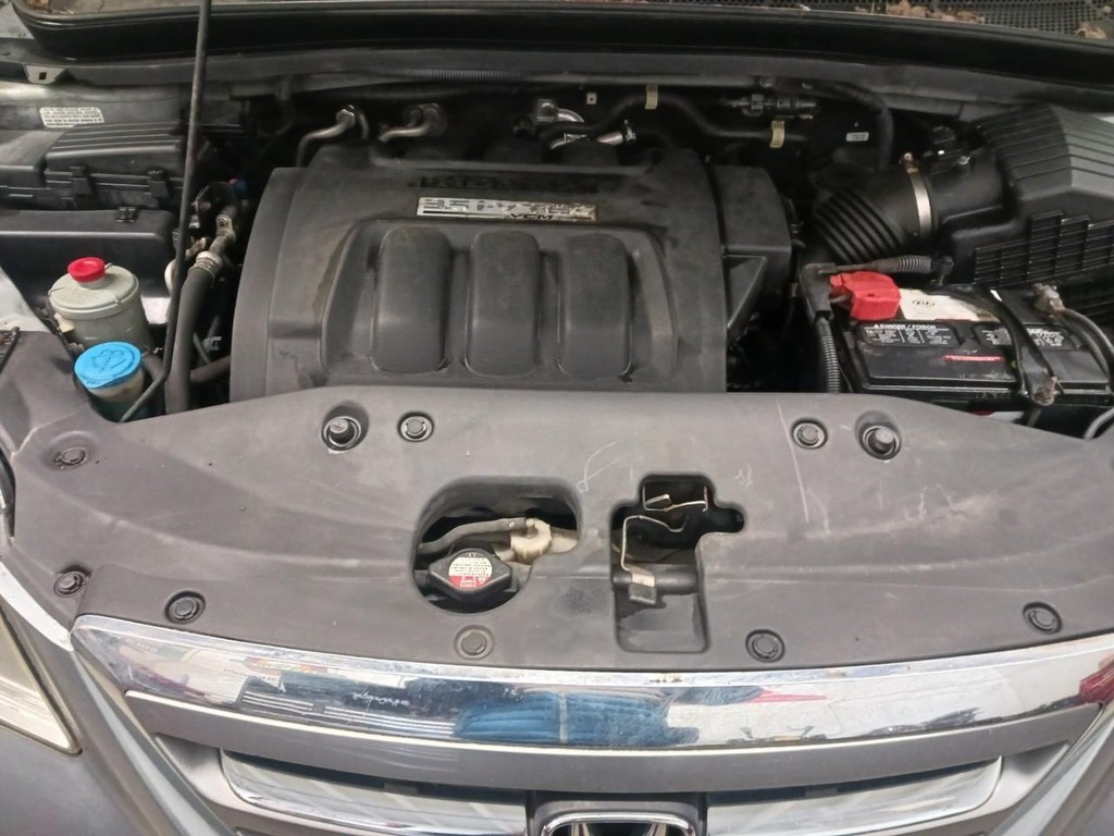 Honda Odyssey Vehicle Full-screen Gallery Image 05