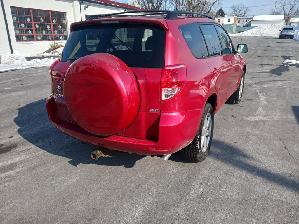 Toyota RAV4 Vehicle Full-screen Gallery Image 03