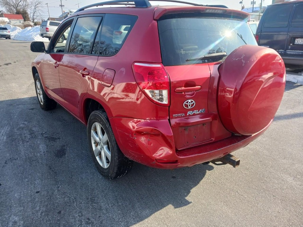 Toyota RAV4 Vehicle Full-screen Gallery Image 04