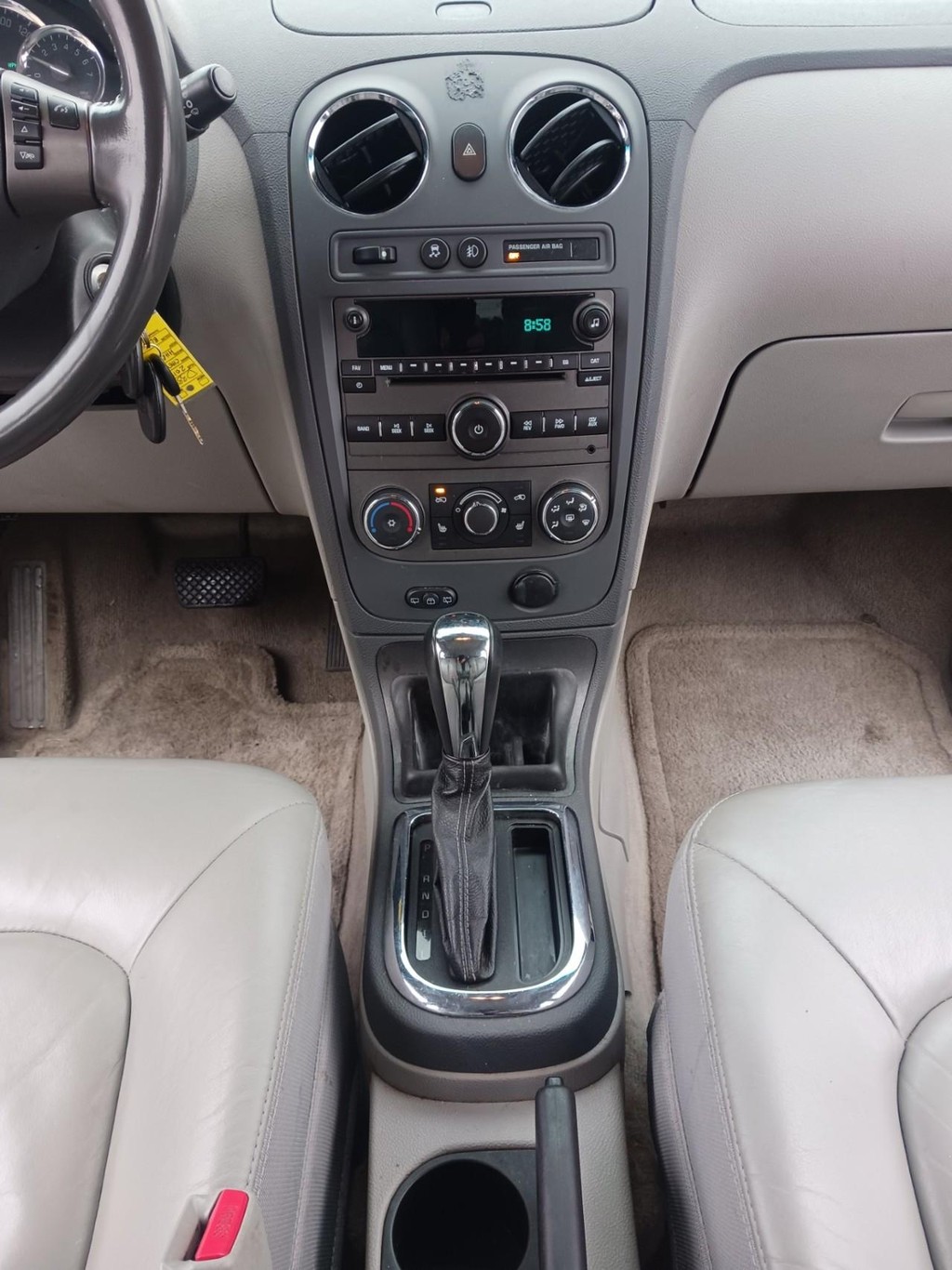 Chevrolet HHR Vehicle Full-screen Gallery Image 07