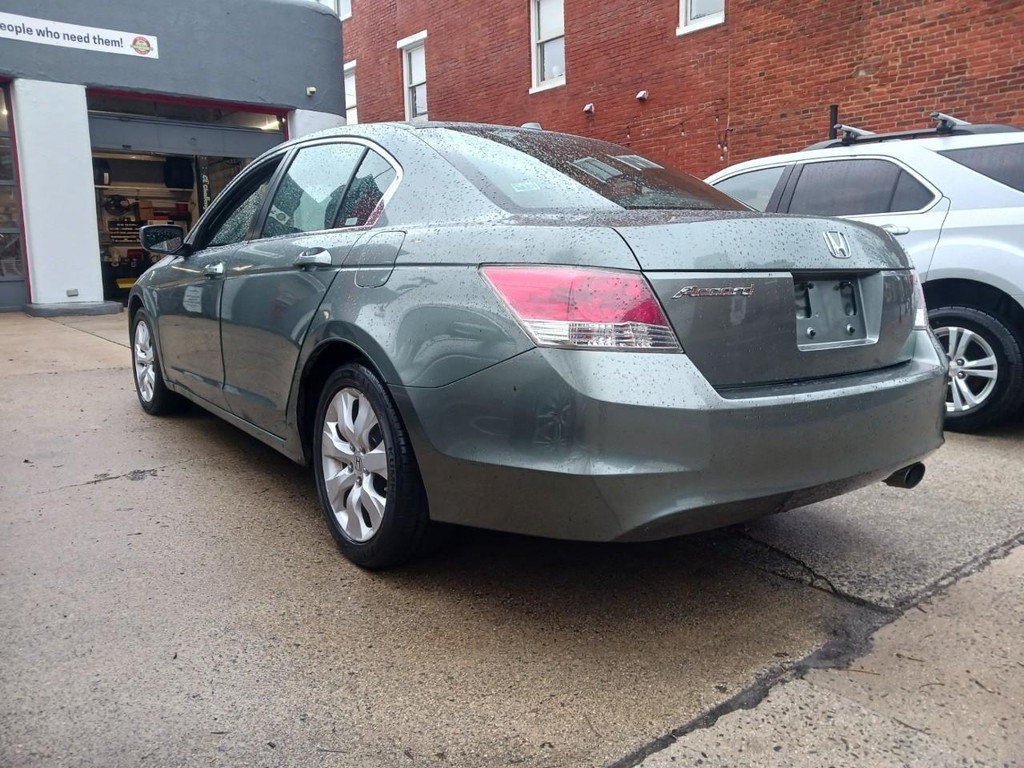 Honda Accord Sedan Vehicle Full-screen Gallery Image 03