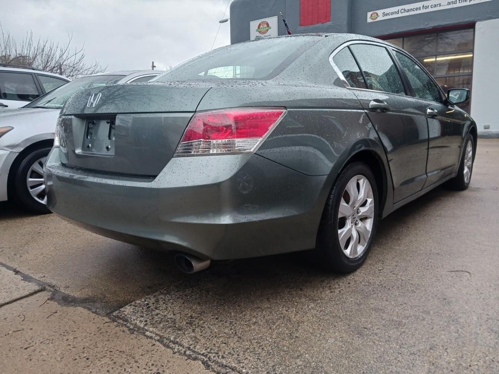 Honda Accord Sedan Vehicle Full-screen Gallery Image 04