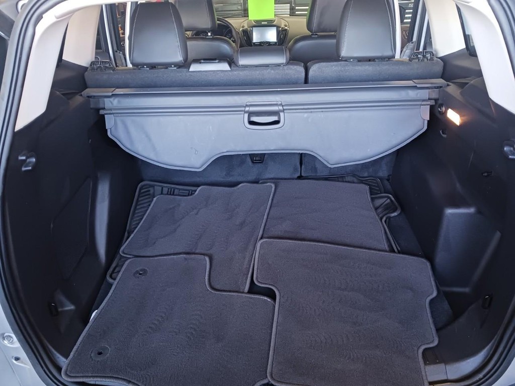 Ford Escape Vehicle Full-screen Gallery Image 11