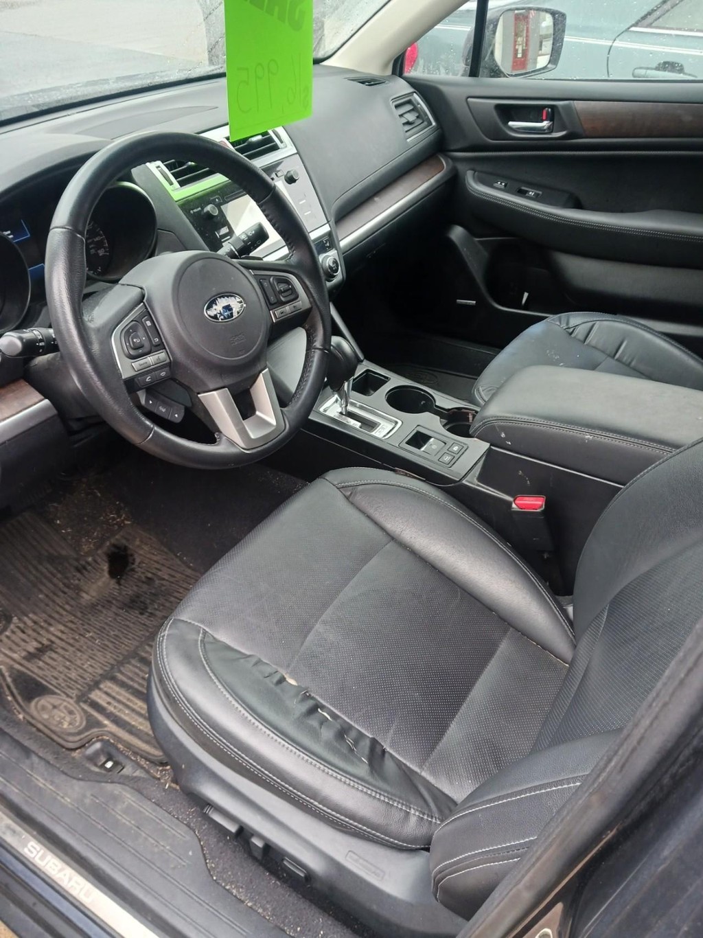 Subaru Outback Vehicle Full-screen Gallery Image 06