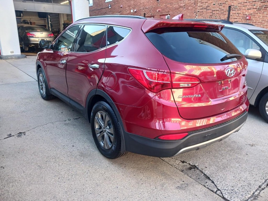 Hyundai Santa Fe Sport Vehicle Full-screen Gallery Image 03