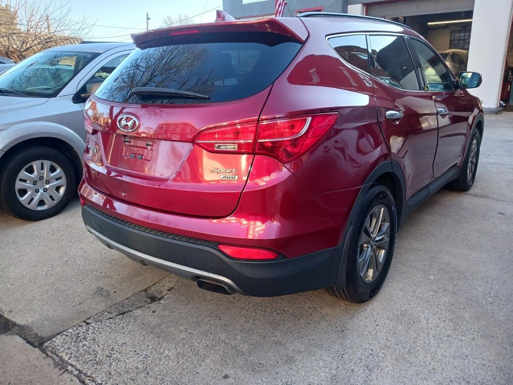 Hyundai Santa Fe Sport Vehicle Full-screen Gallery Image 04