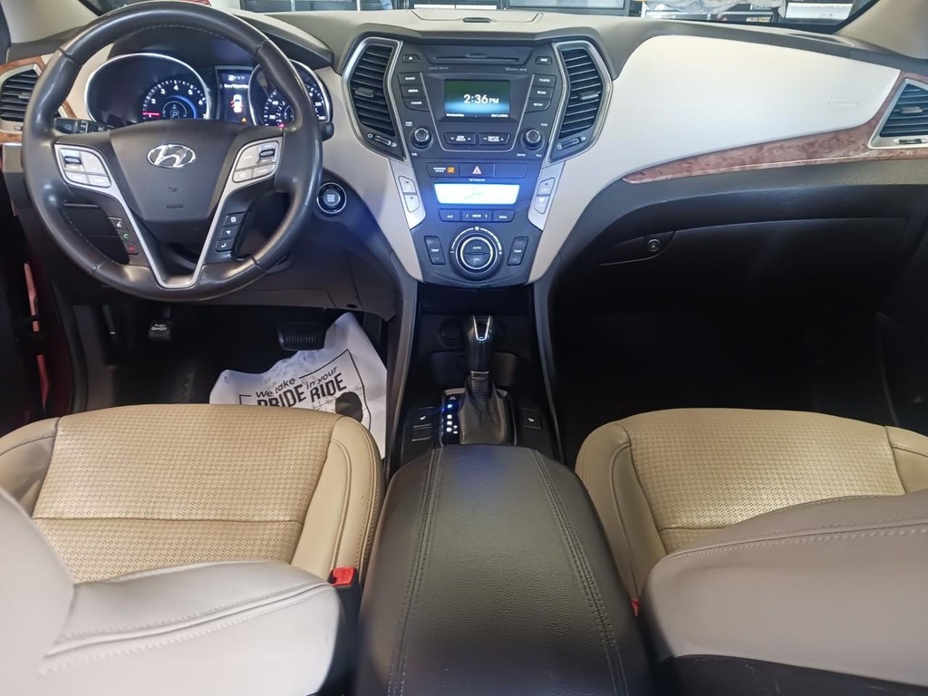 Hyundai Santa Fe Sport Vehicle Full-screen Gallery Image 08