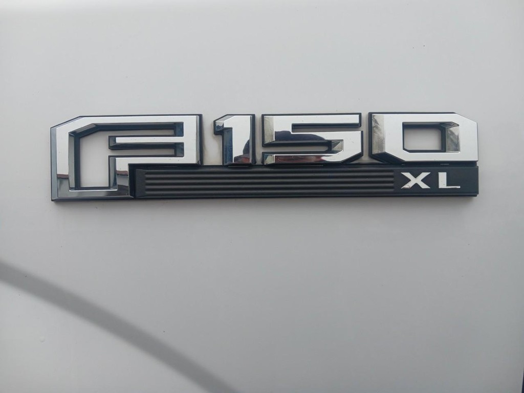 Ford F-150 Vehicle Full-screen Gallery Image 06
