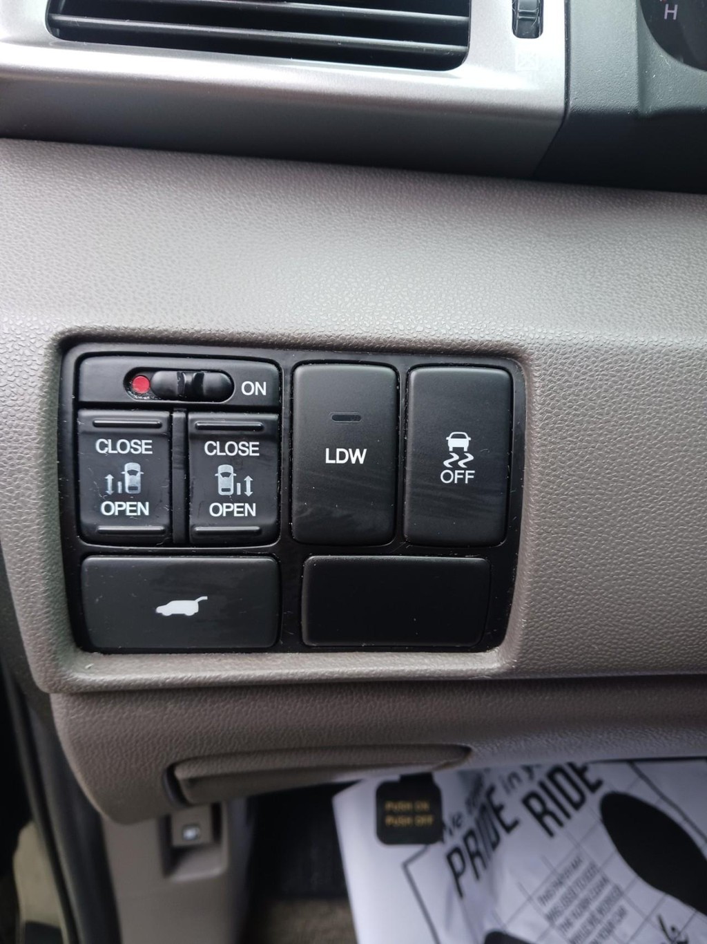 Honda Odyssey Vehicle Full-screen Gallery Image 06