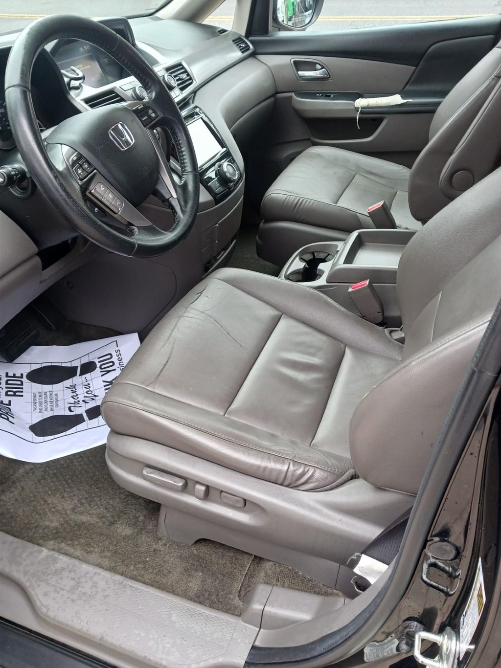 Honda Odyssey Vehicle Full-screen Gallery Image 08