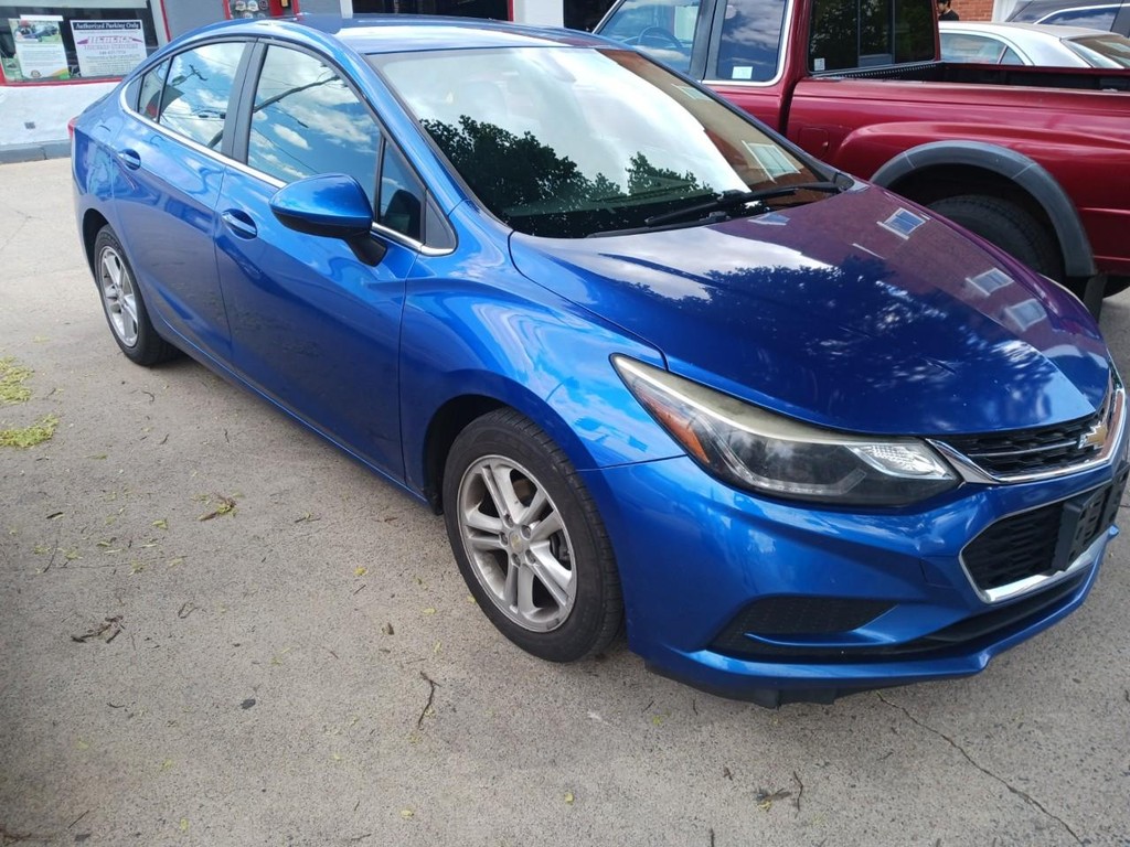 Chevrolet Cruze Vehicle Full-screen Gallery Image 02
