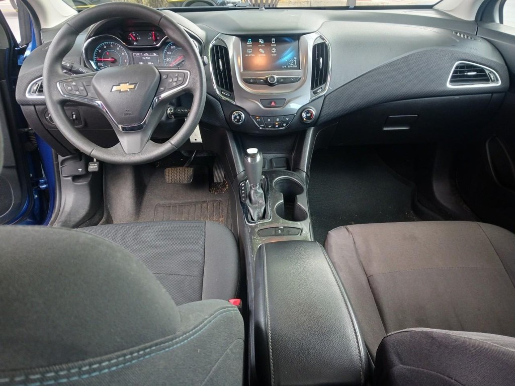 Chevrolet Cruze Vehicle Full-screen Gallery Image 06