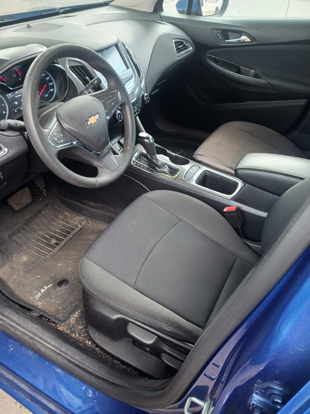 Chevrolet Cruze Vehicle Full-screen Gallery Image 09