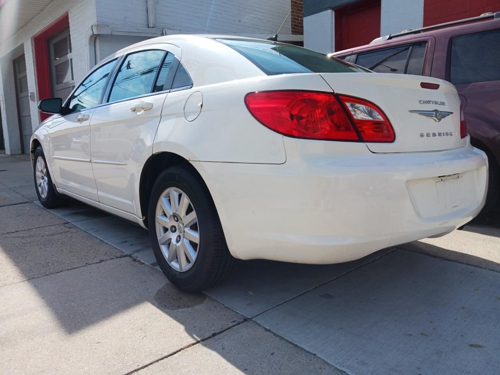 Chrysler Sebring Vehicle Full-screen Gallery Image 02