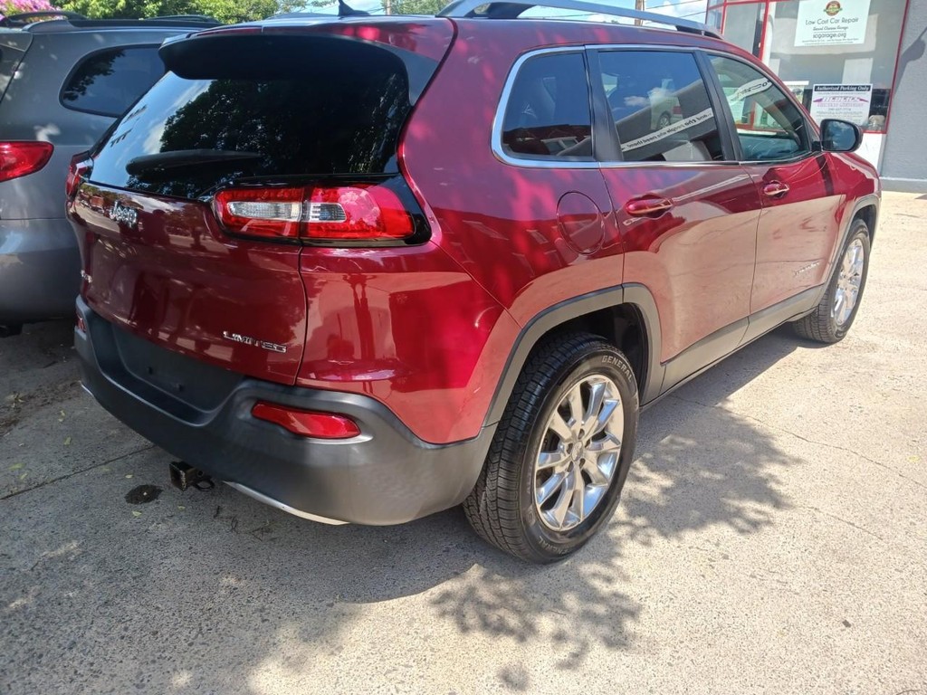 Jeep Cherokee Vehicle Full-screen Gallery Image 03