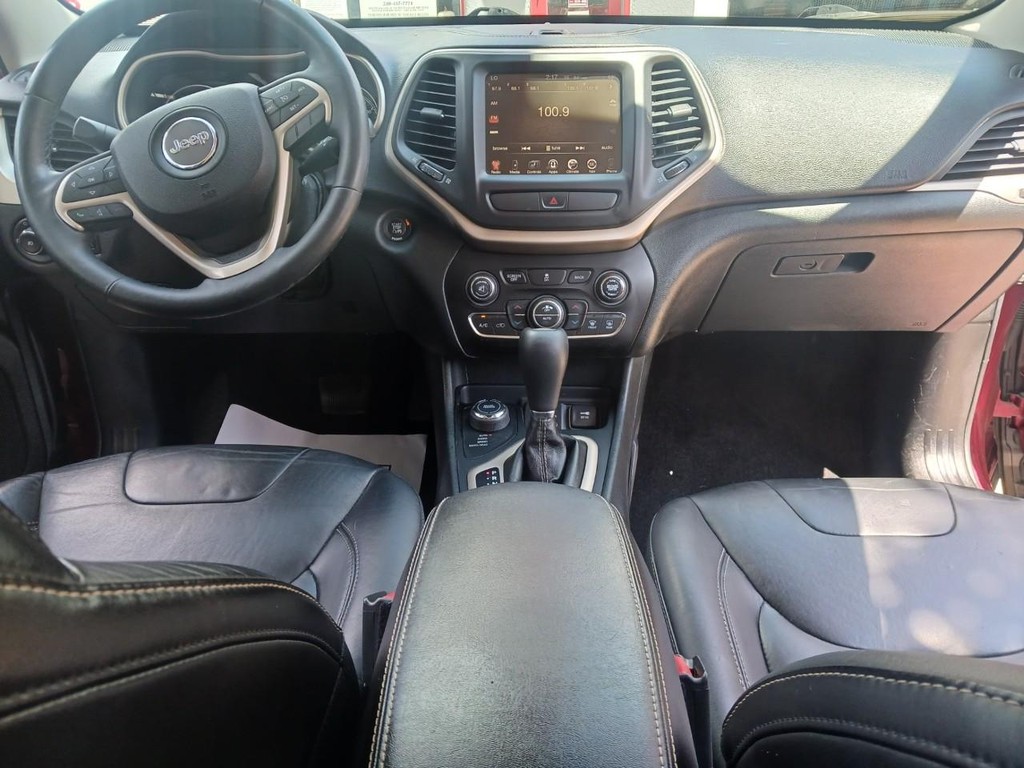 Jeep Cherokee Vehicle Full-screen Gallery Image 06