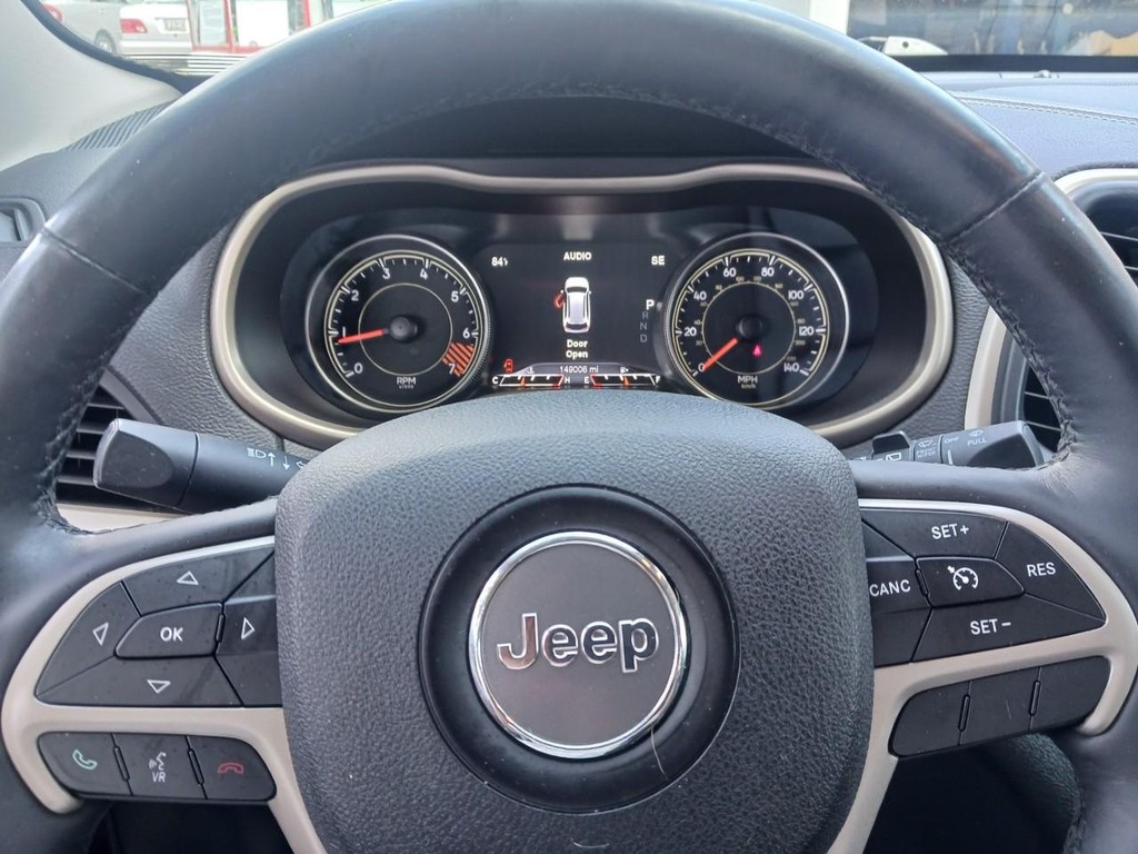 Jeep Cherokee Vehicle Full-screen Gallery Image 10