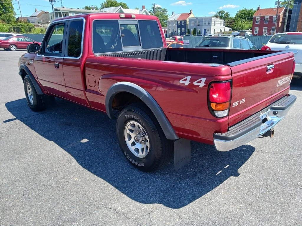 Mazda B-Series 4WD Truck Vehicle Full-screen Gallery Image 03